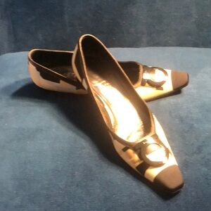 Chic Black and White Women's Flats